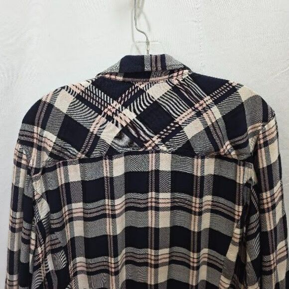 Torrid Shirt Plus Size 4 4X Blue Pink Plaid Rayon Button Front Long Sleeve Soft - Picture 5 of 10